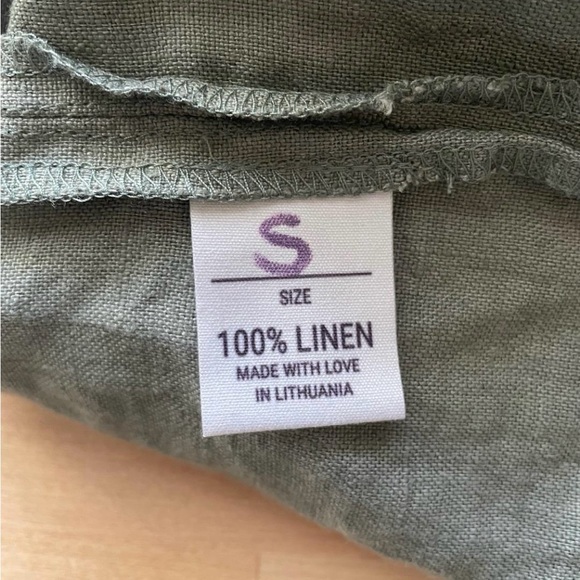 Love and Confuse Claire Linen Wrap Top small - Picture 3 of 5